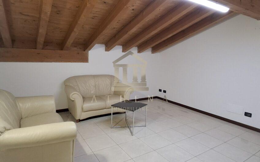 ATHL110 AFFITTASI UFFICIO A SAN GENESIO FRAZIONE DUE PORTE (PV)