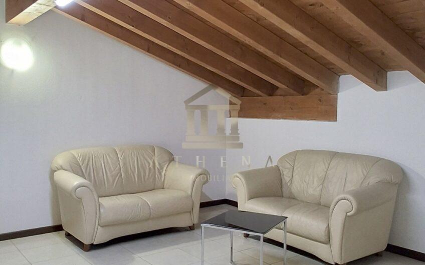 ATHL110 AFFITTASI UFFICIO A SAN GENESIO FRAZIONE DUE PORTE (PV)