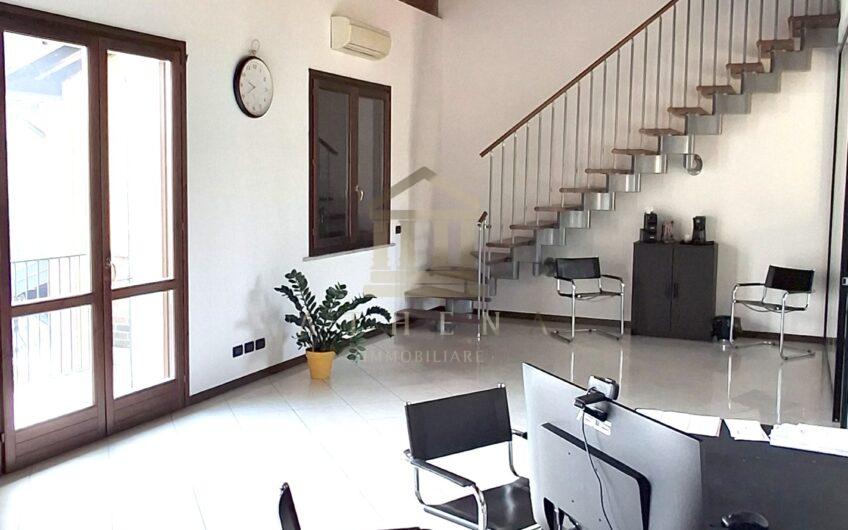 ATHL110 AFFITTASI UFFICIO A SAN GENESIO FRAZIONE DUE PORTE (PV)