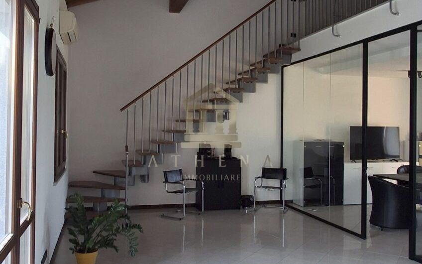 ATHL110 AFFITTASI UFFICIO A SAN GENESIO FRAZIONE DUE PORTE (PV)