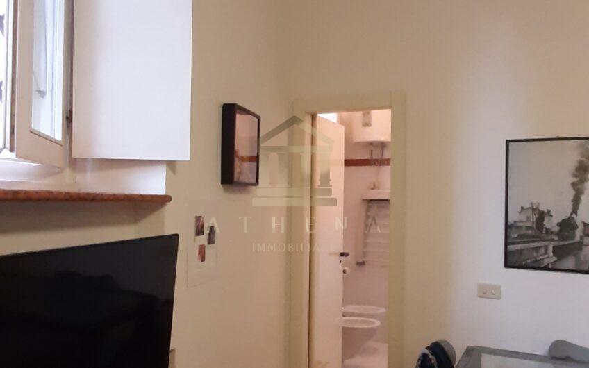 ATHL111 AFFITTASI AMPIO MONOLOCALE IN PIAZZA BOTTA PAVIA