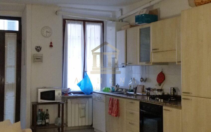 ATHL22 AFFITTASI TRILOCALE IN CENTRO STORICO – SOLO PER STUDENTI