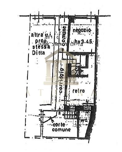 ATH108 NEGOZIO IN CENTRO STORICO