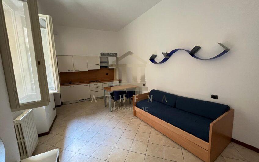 ATHL25 MONOLOCALE IN CENTRO STORICO